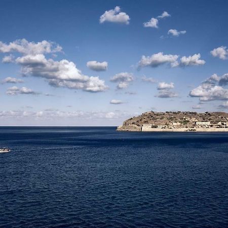 Plaka Sea Front Residence エロウンダ エクステリア 写真